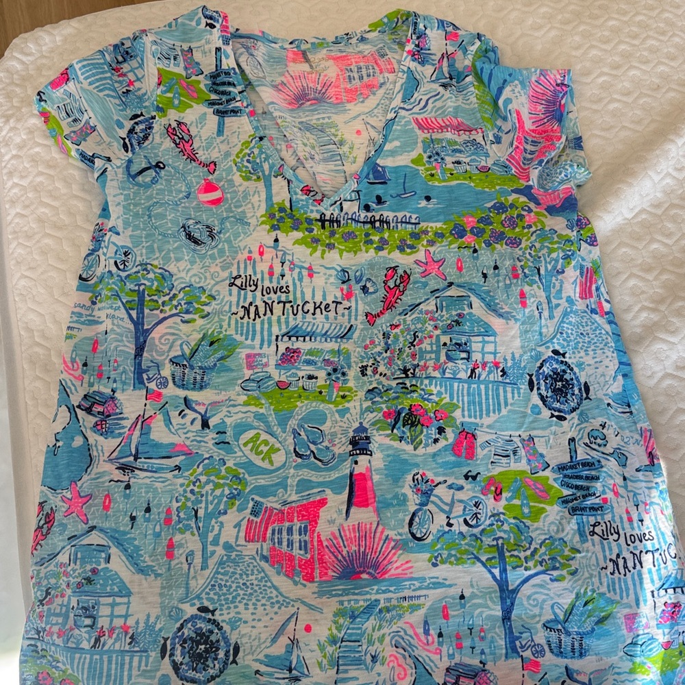 Lilly Pulitzer Nantucket  tee size medium never worn